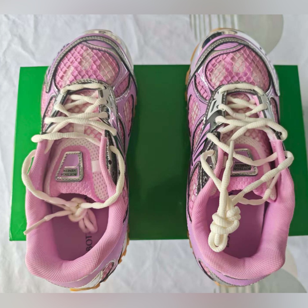Women‘s Bottega Veneta Sneakers